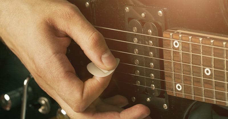 How To Hold A Guitar Pick Correctly For Strumming Speed The Like 
