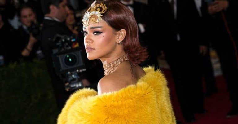 10 Richest Female Singers In The World - Music Industry How To