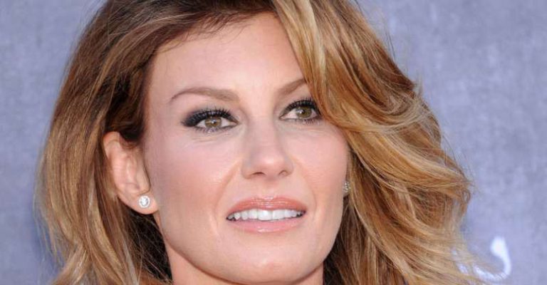 27 Best Female Country Singers Of The 2000s - Music Industry How To