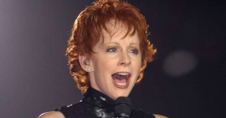 27 Best Female Country Singers Of The 2000s - Music Industry How To